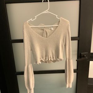 *sold* Cropped ruffle hem sweater